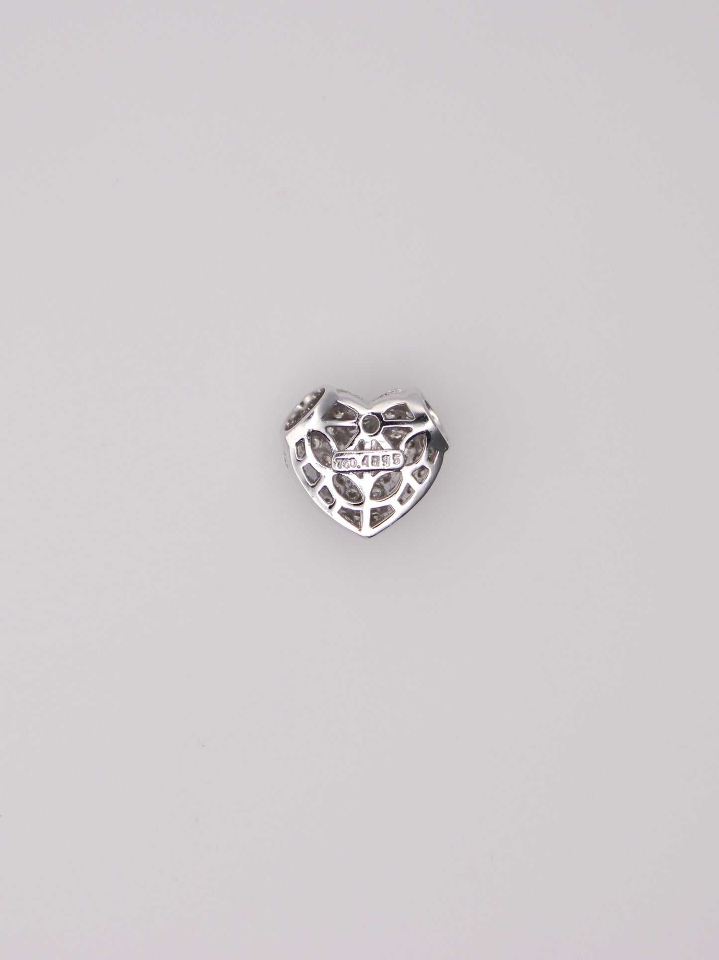 18K White Gold Pavé Diamond Heart Pendant