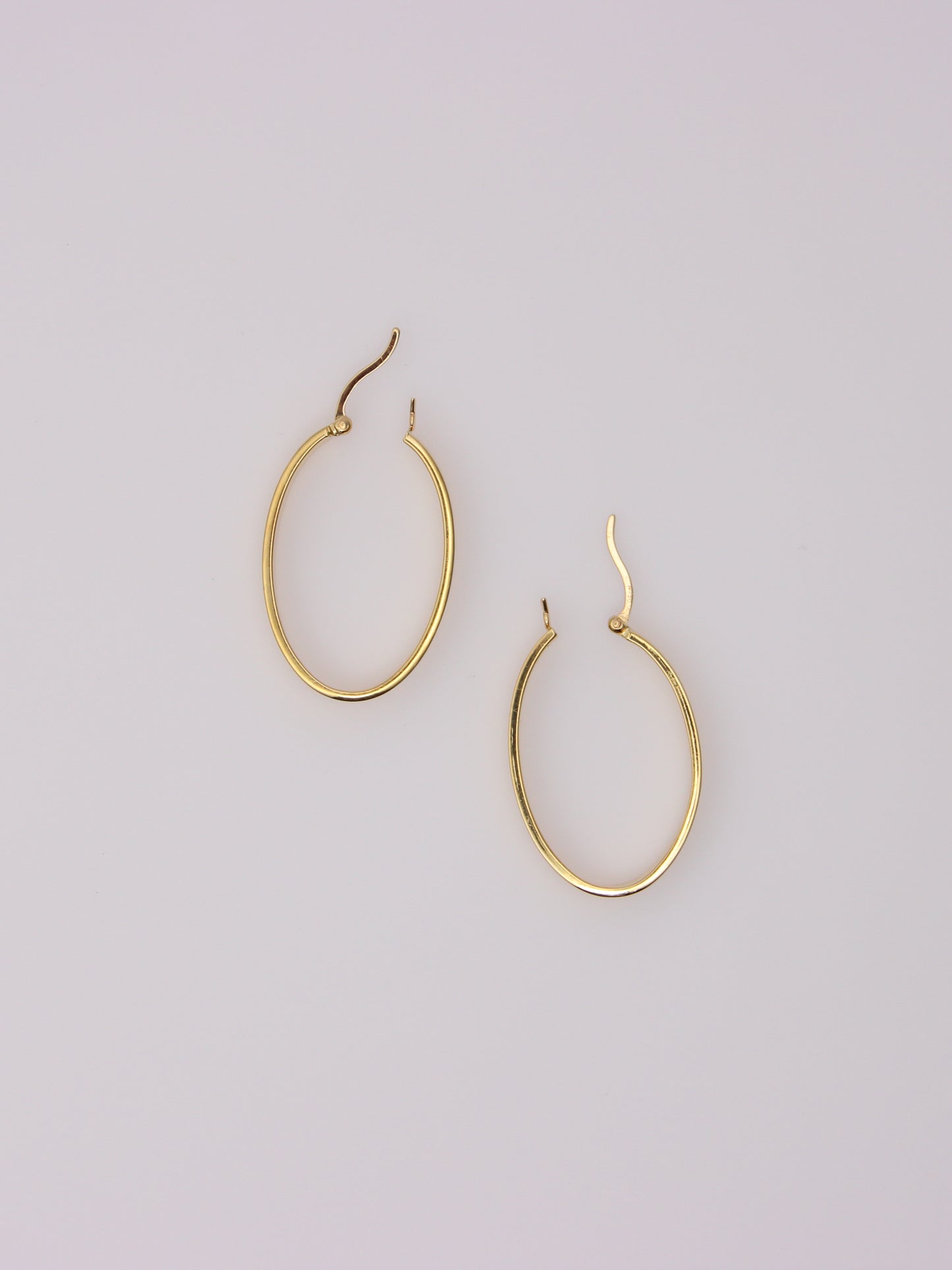 18K Yellow Gold Oval Hoops