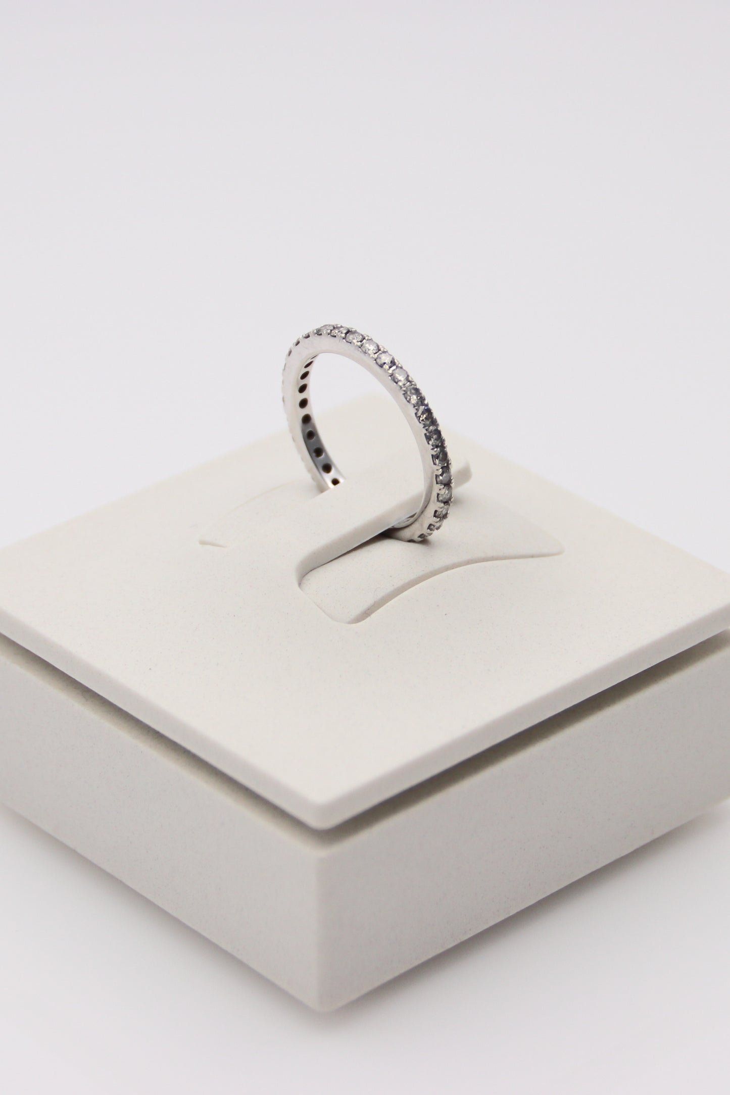 10K White Gold Diamond Eternity Band