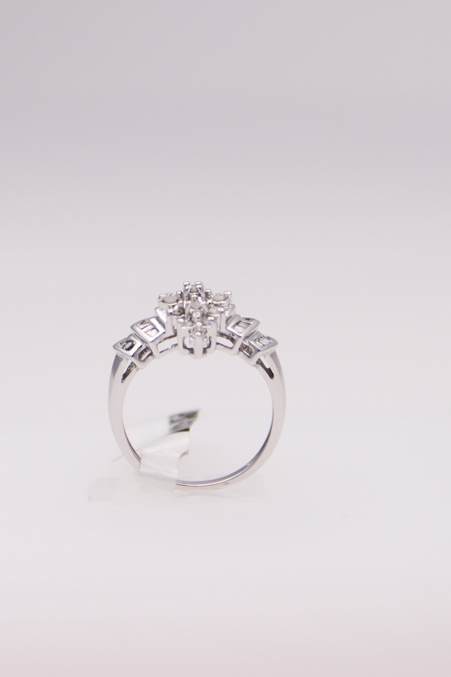 10k White Gold Diamond Ring