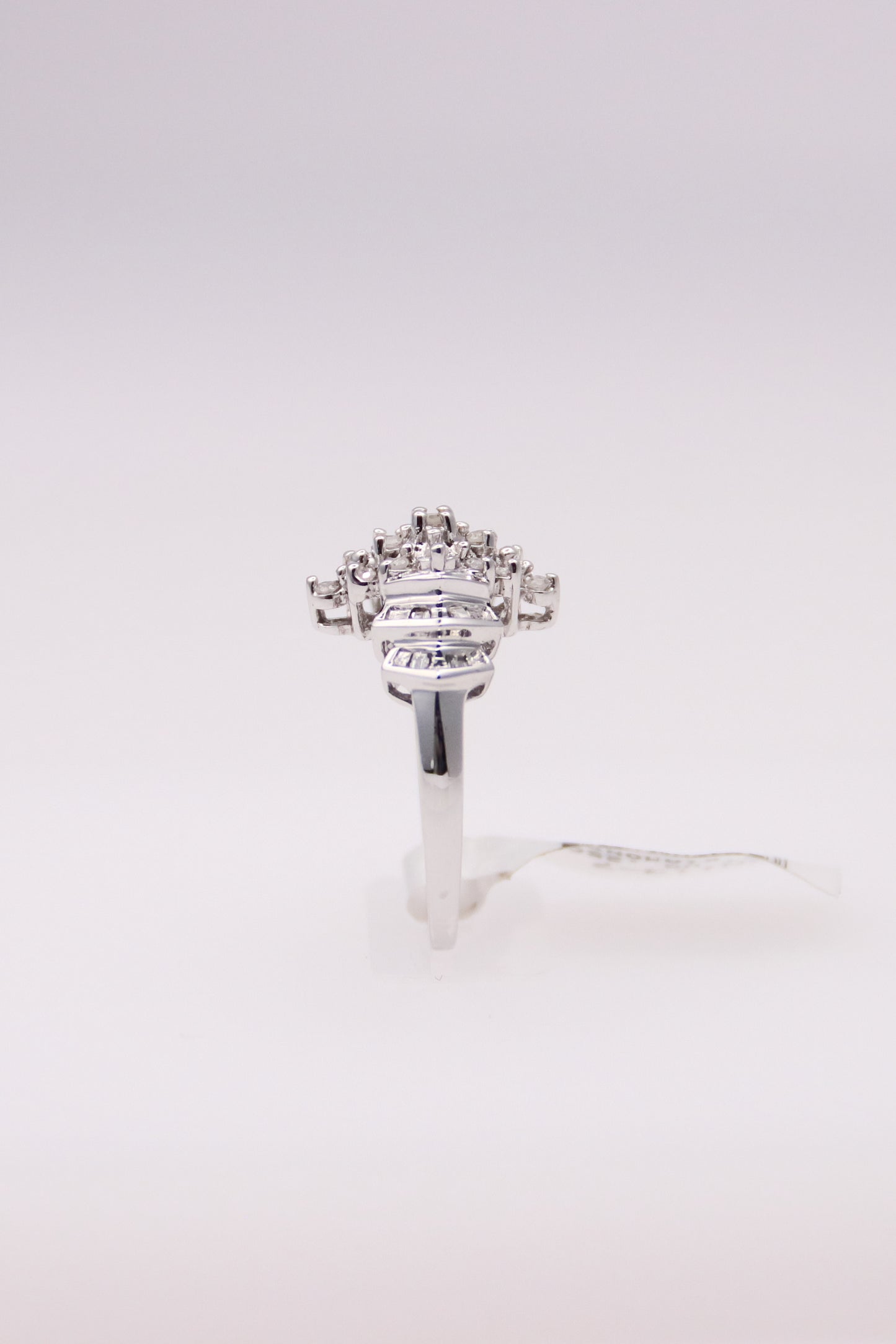 10k White Gold Diamond Ring