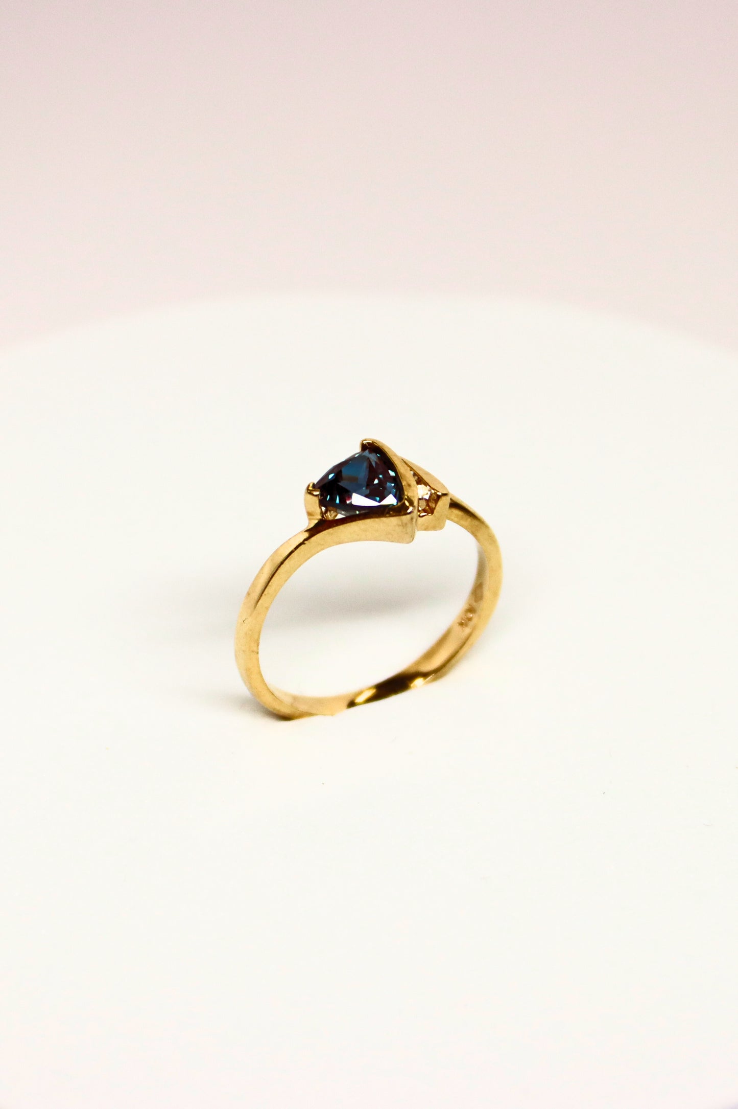 10k Blue Tri Ring