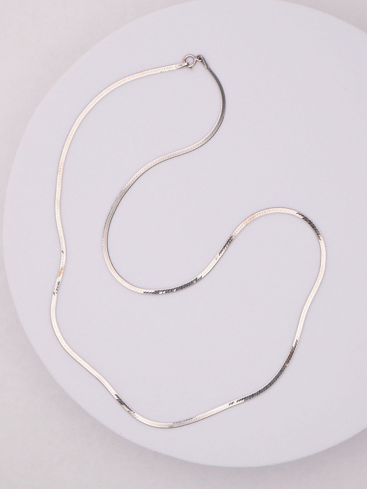 14k WG Herringbone