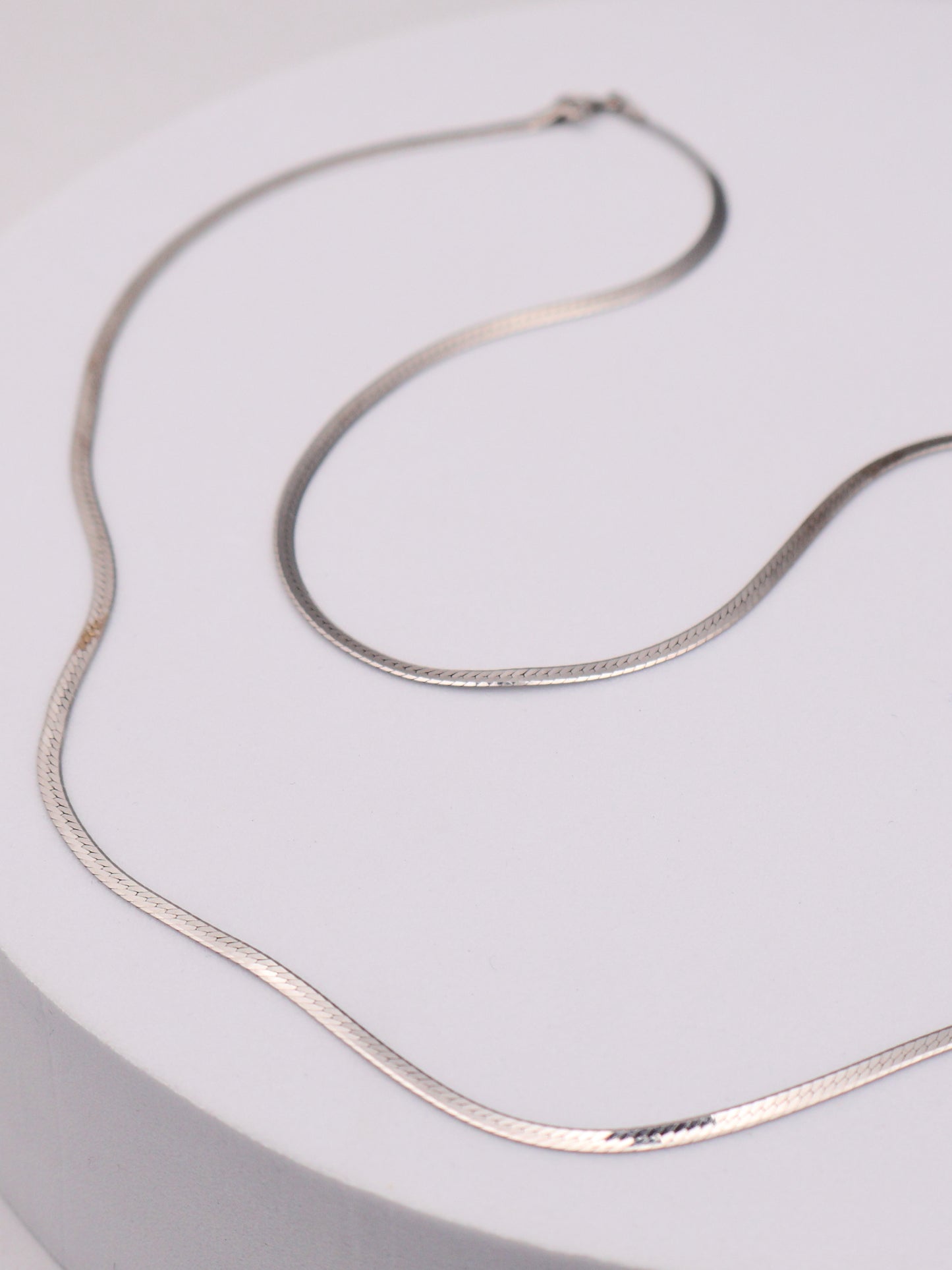 14k WG Herringbone