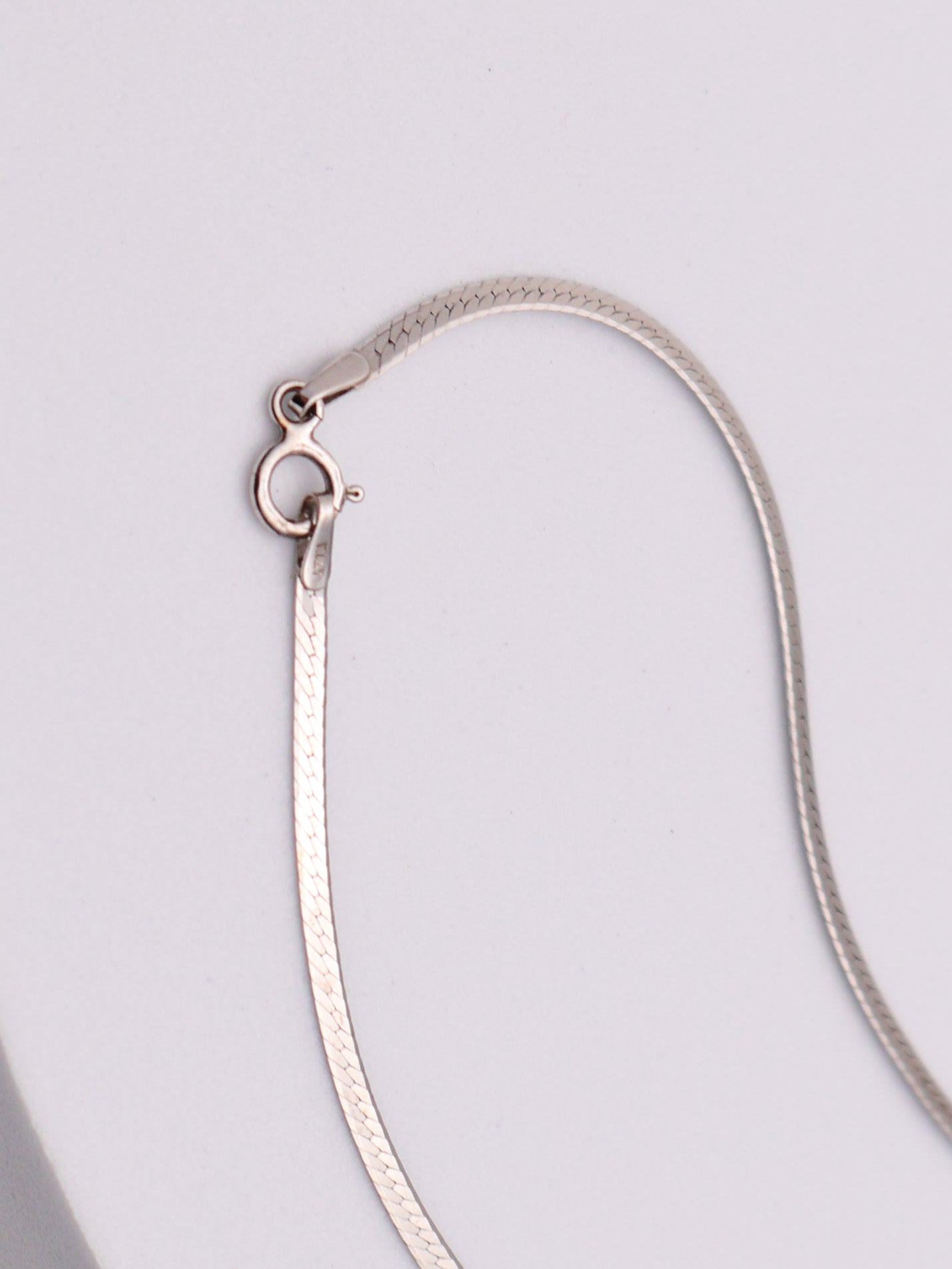 14k WG Herringbone