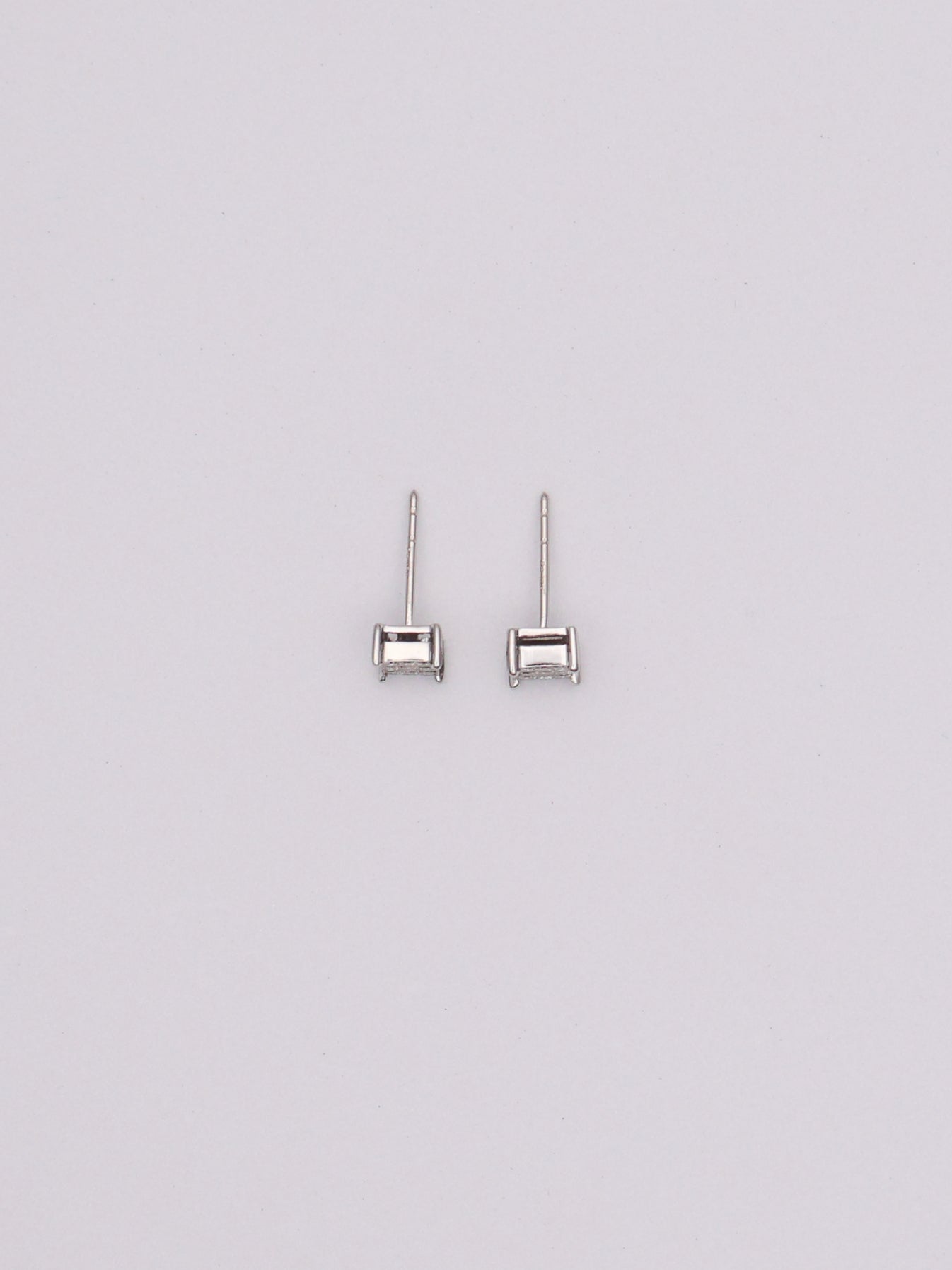 10k WG Diamond Earrings