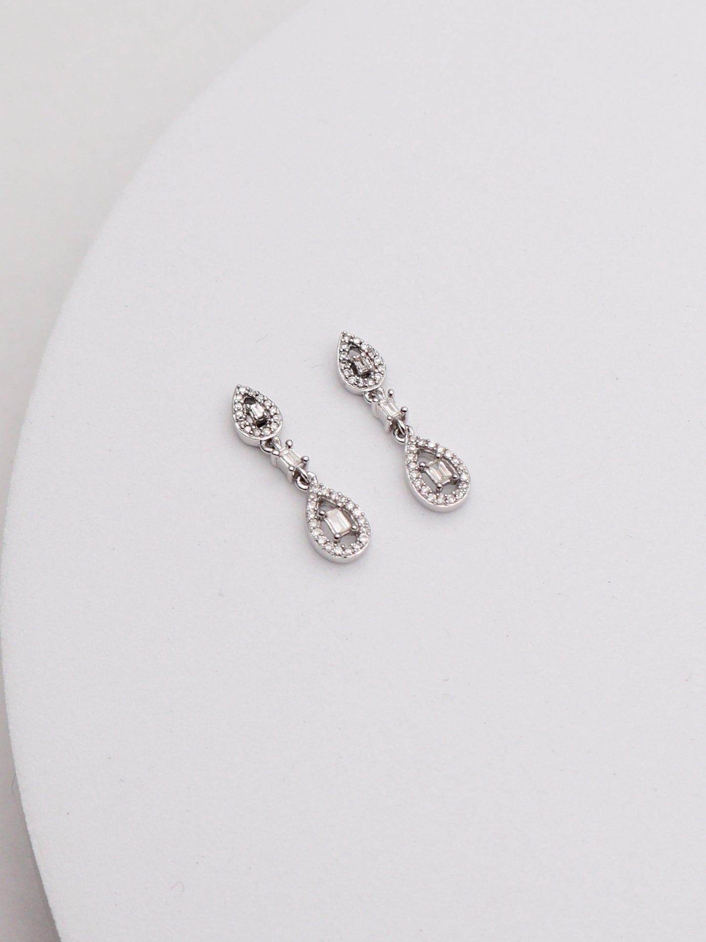 10k WG Pear Dangle Earrings