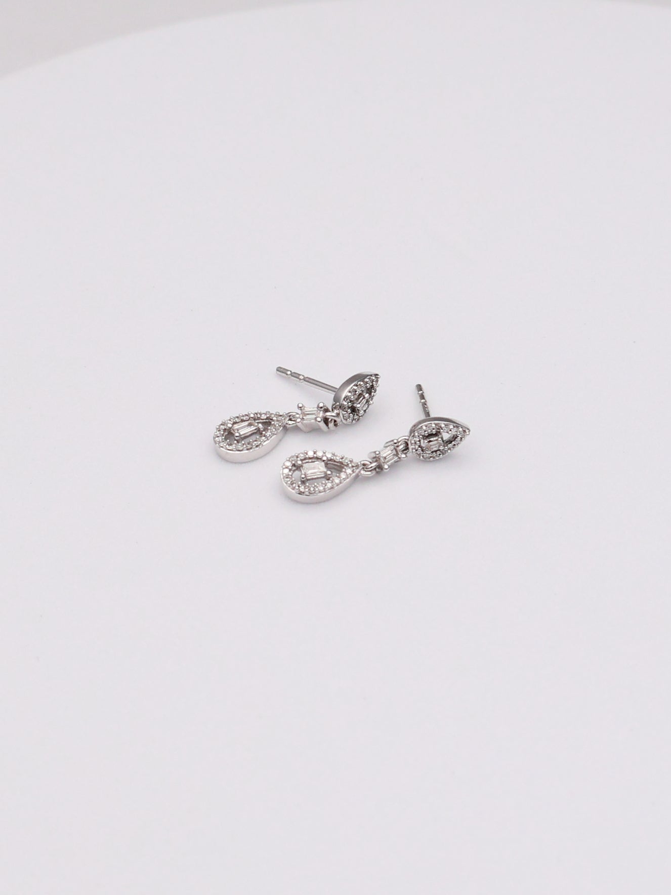 10k WG Pear Dangle Earrings