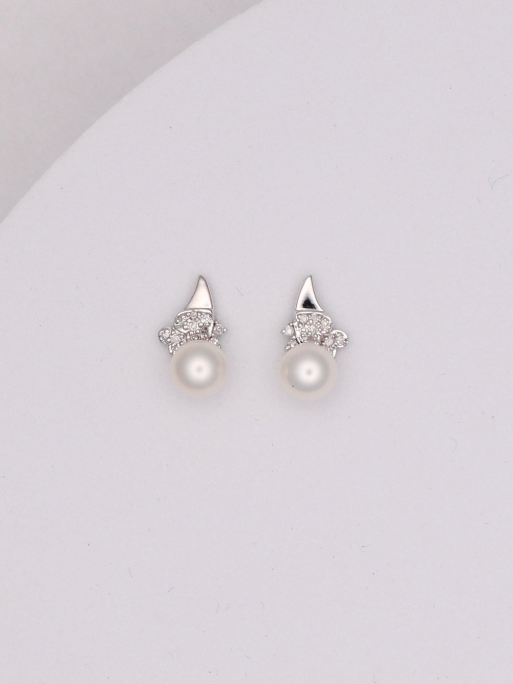 14k WG Pearl Earrings
