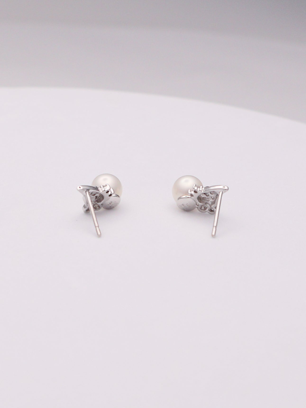 14k WG Pearl Earrings