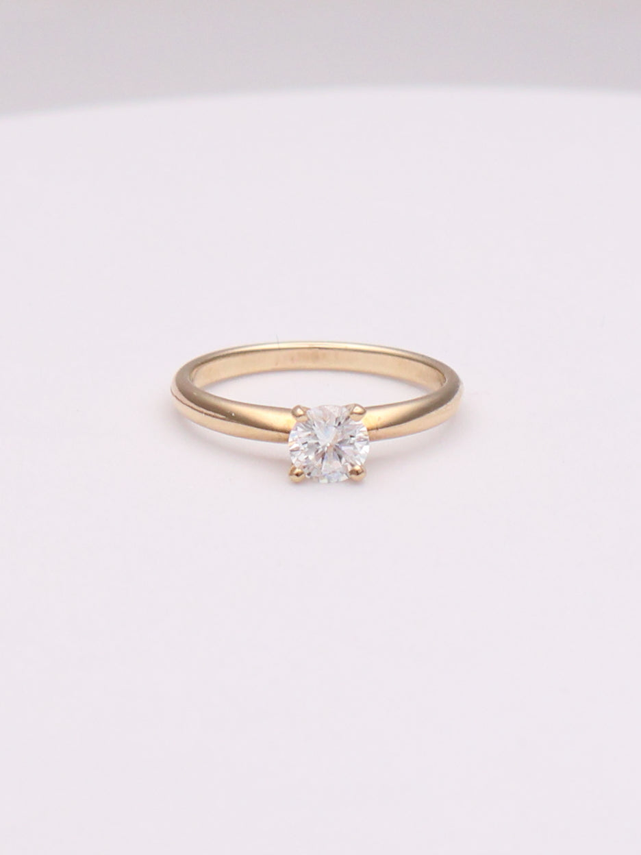 10k Round Diamond Solitaire Ring