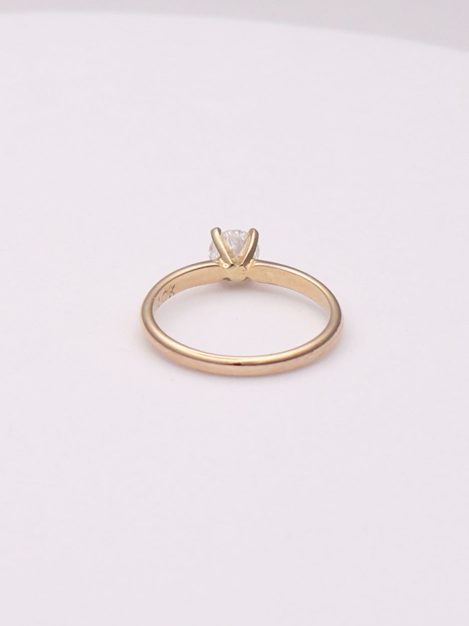 10k Round Diamond Solitaire Ring