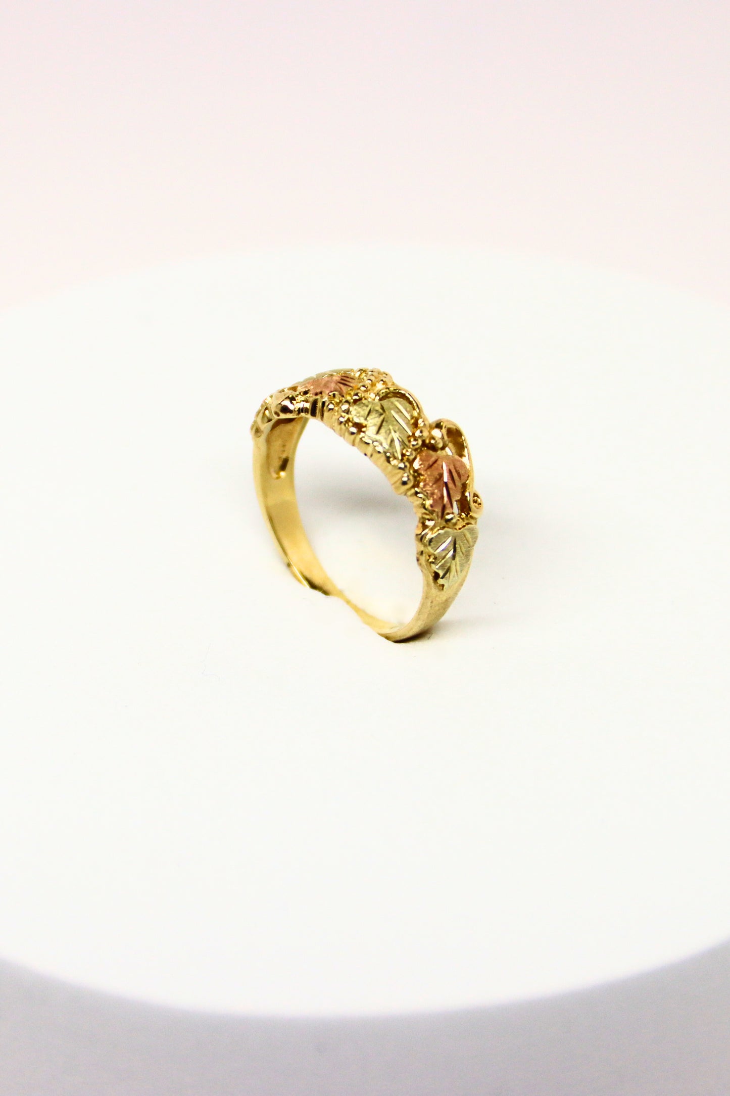 10k Two-Tone Leaf Ring