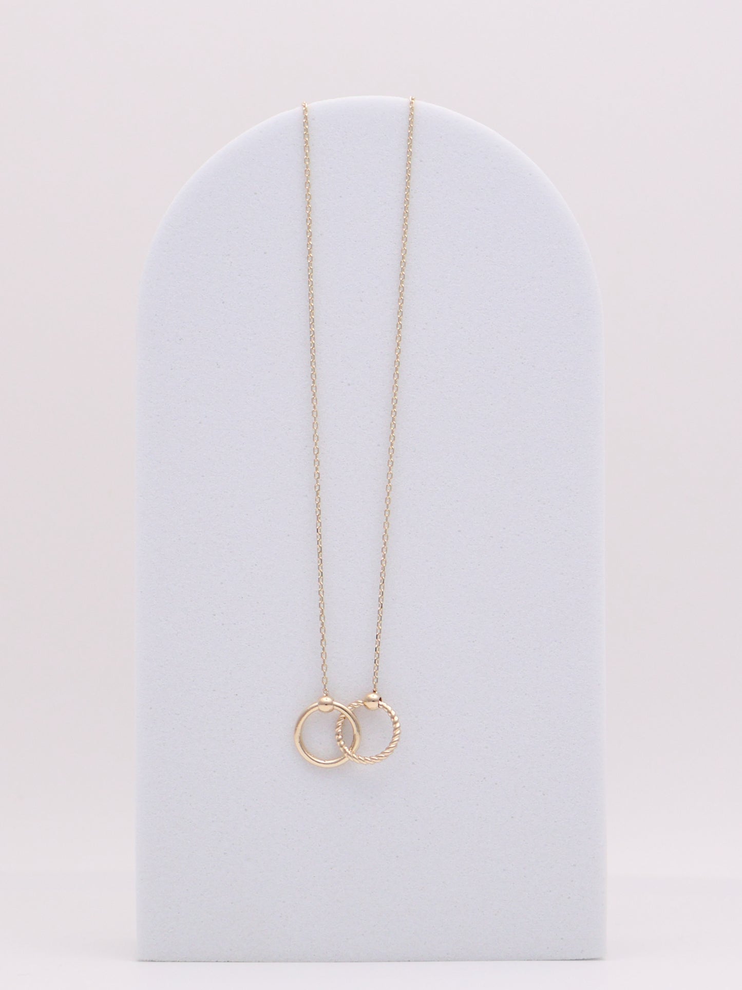 14k Interlocking Circles Necklace