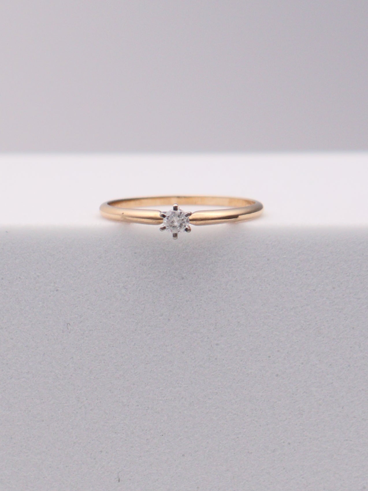 10k Round Diamond Solitaire Ring
