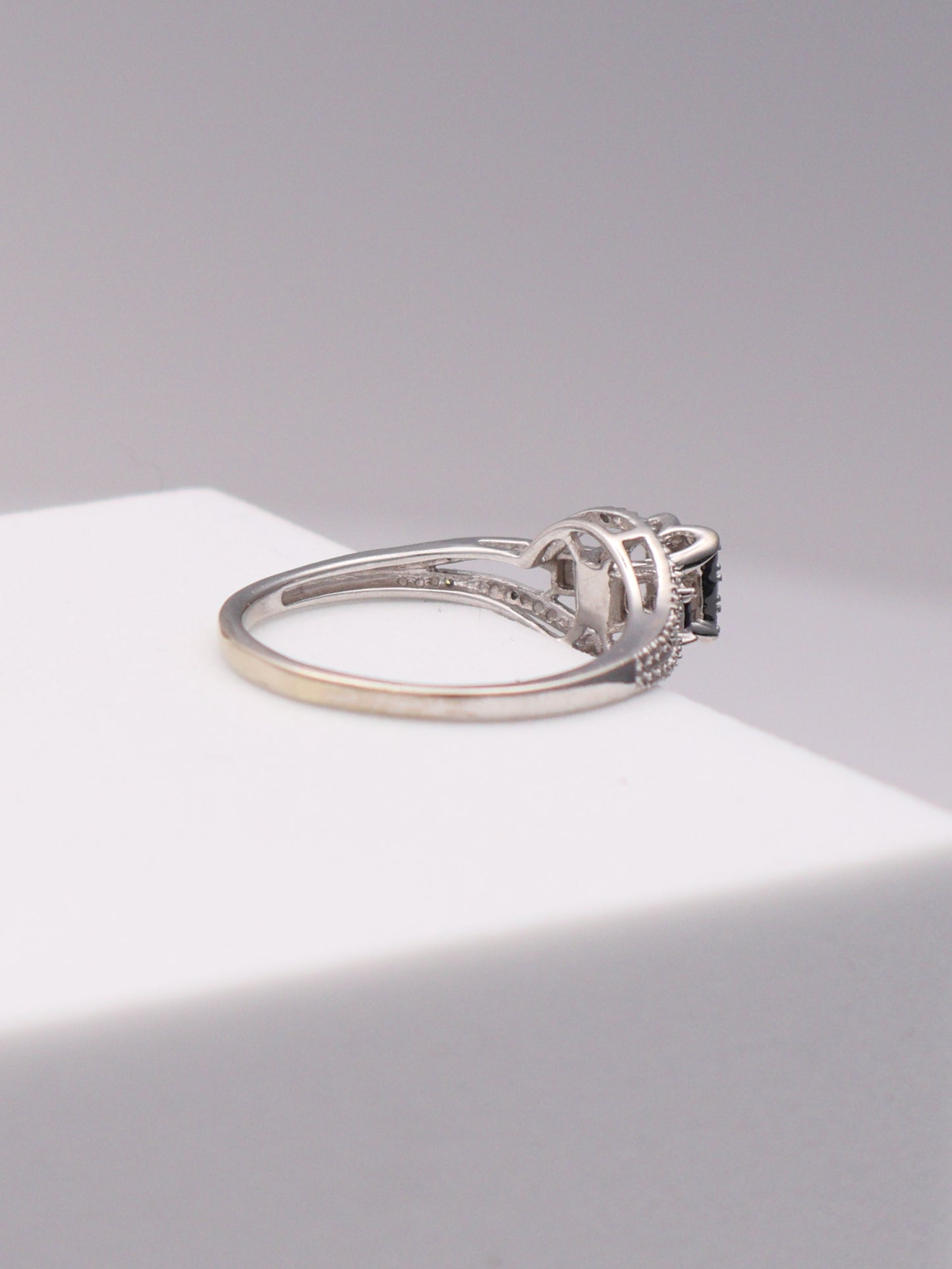 10k WG Diamond Ring