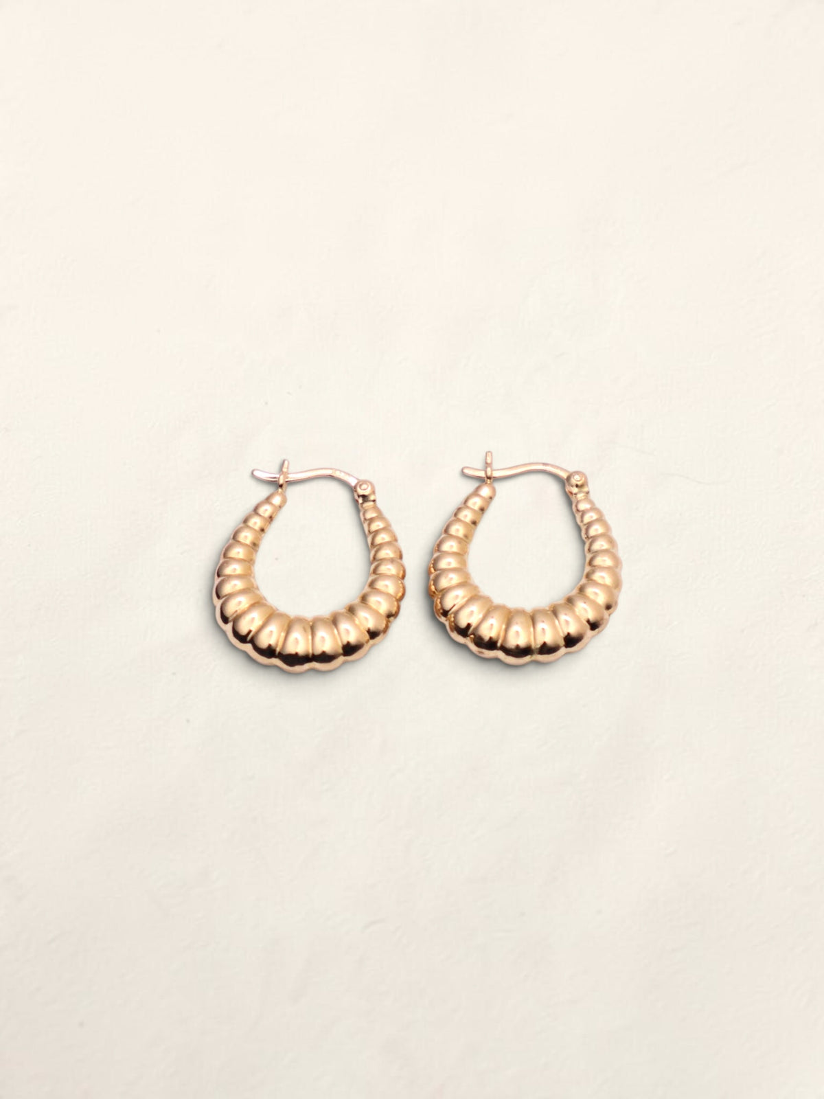 14k Gold Oval Shell Hoop Earrings