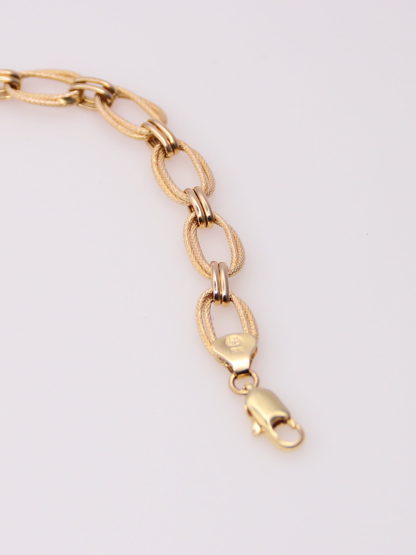 14K Yellow Gold Textured Oval Link Bracelet