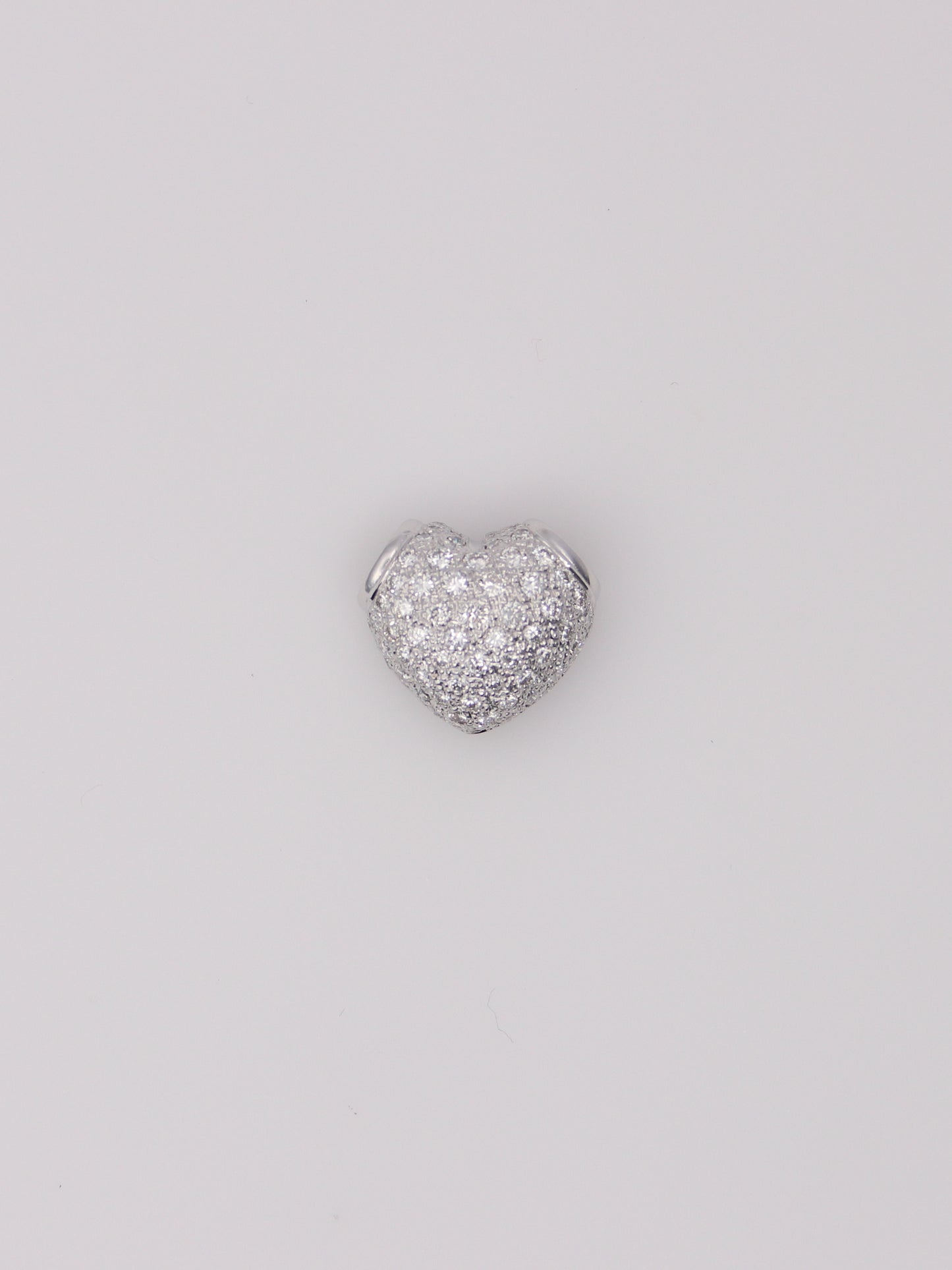 18K White Gold Pavé Diamond Heart Pendant