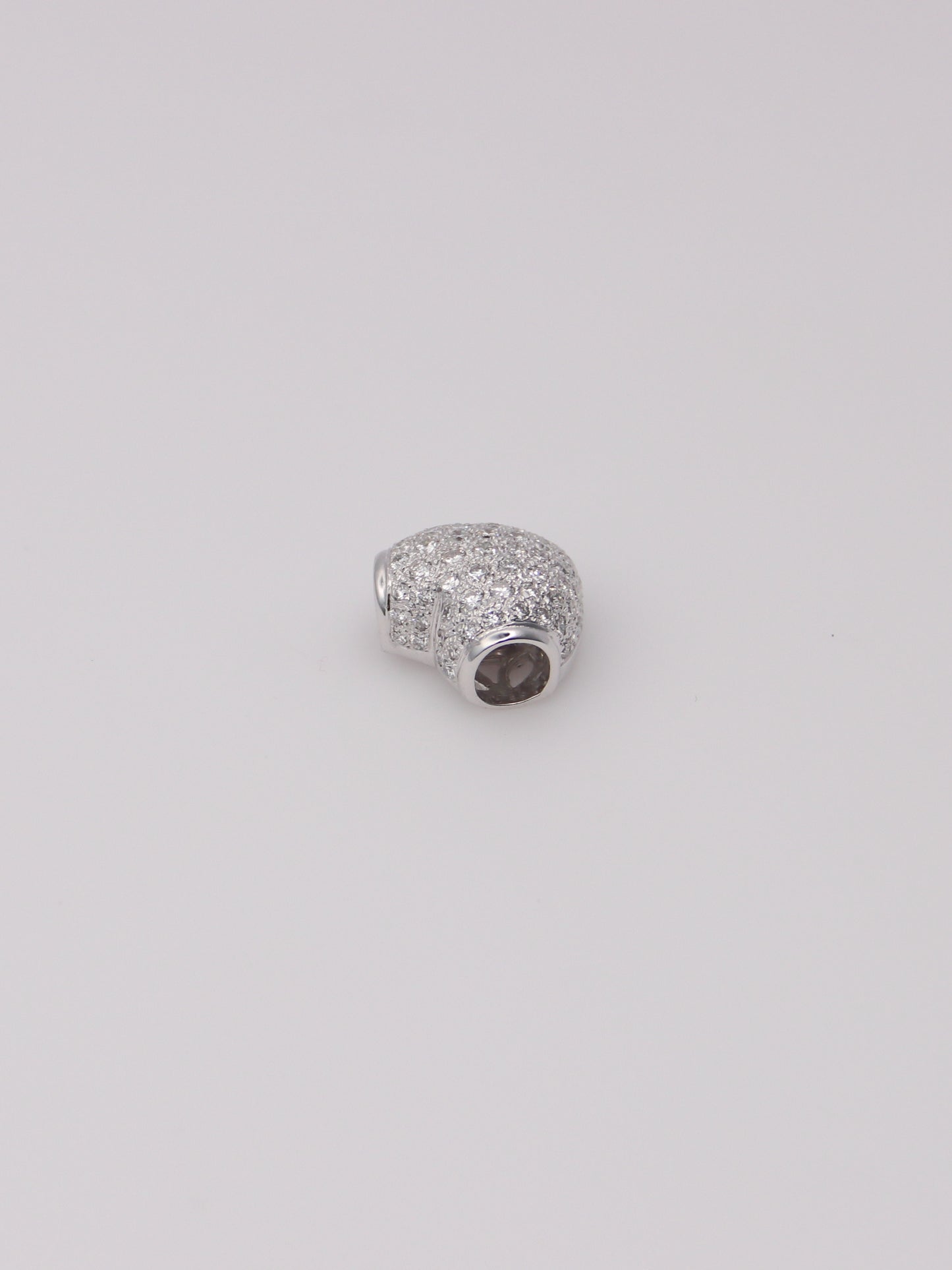 18K White Gold Pavé Diamond Heart Pendant