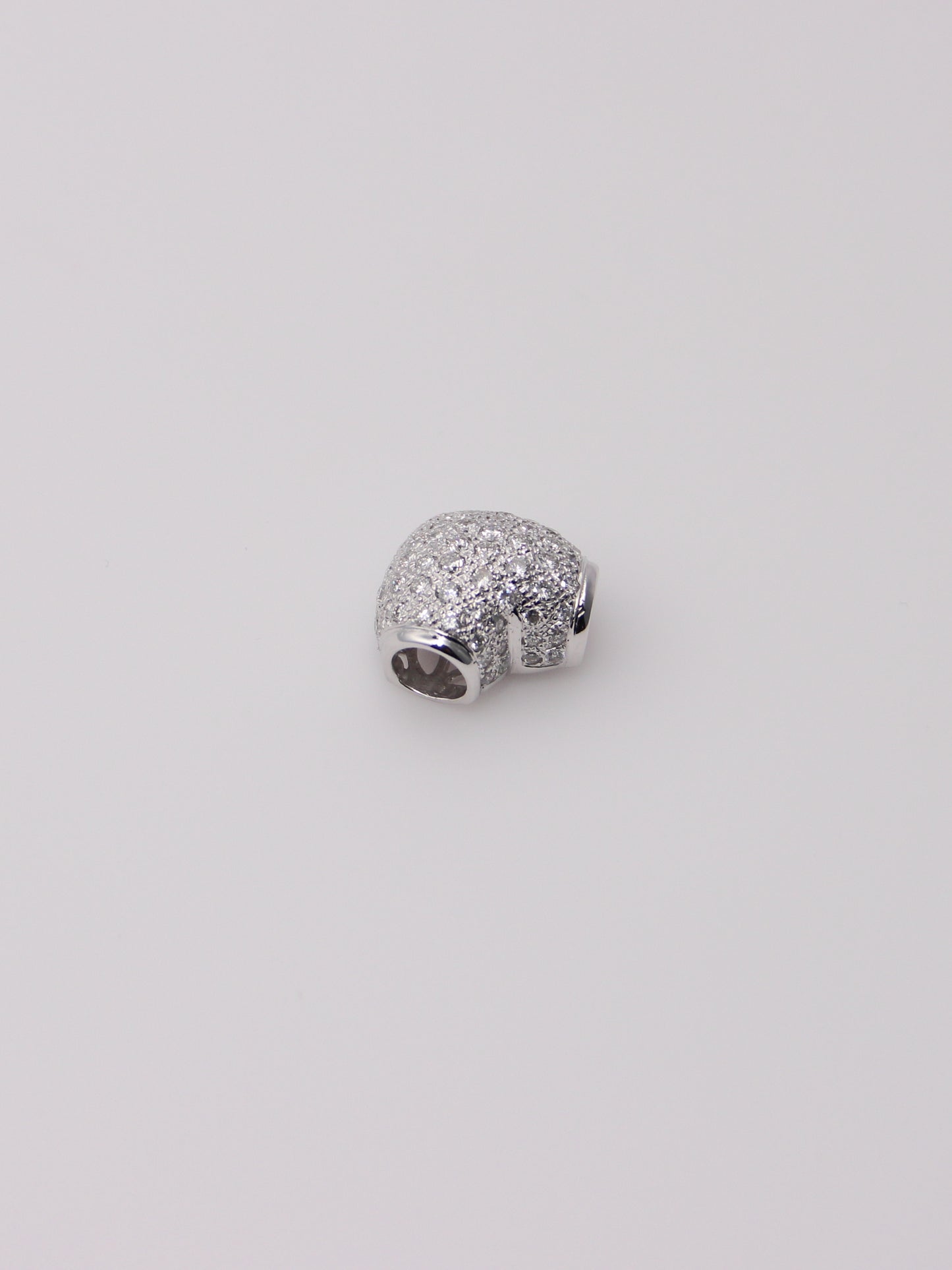 18K White Gold Pavé Diamond Heart Pendant