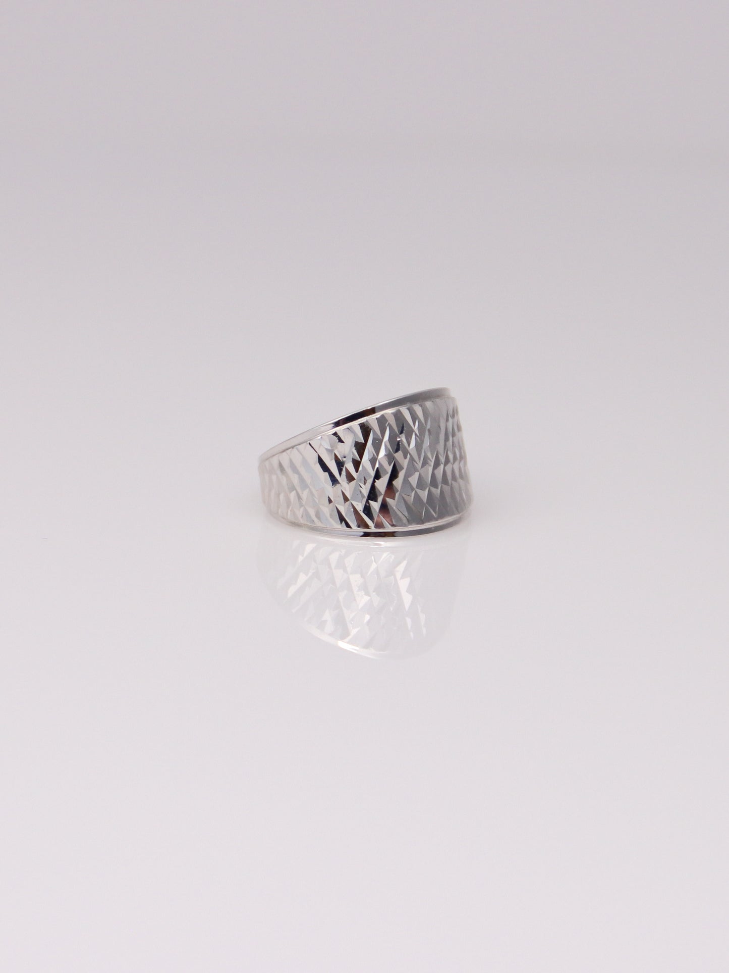 14K White Gold Graduated Chevron Ring