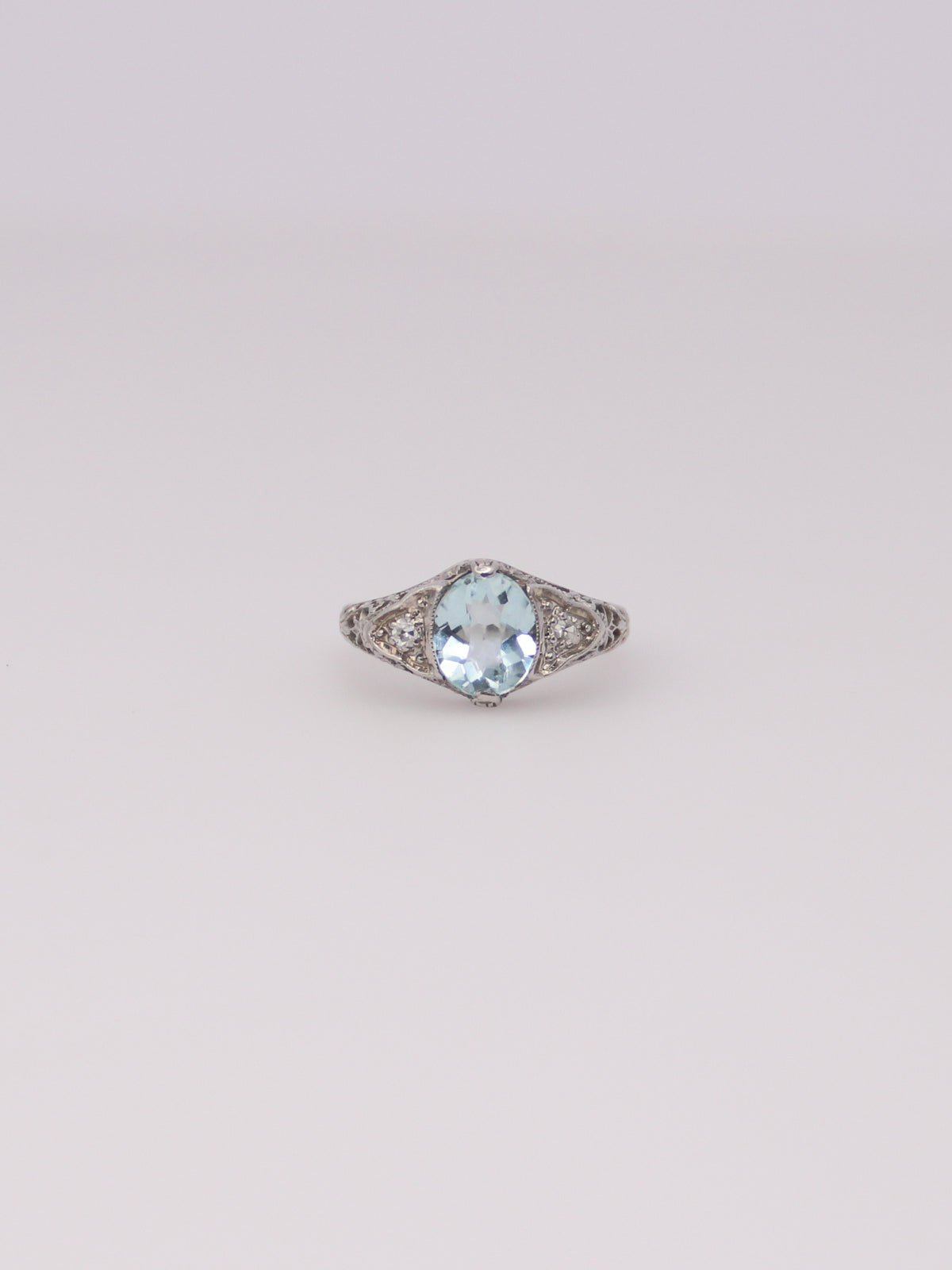 18K White Gold Vintage Aquamarine Diamond Ring