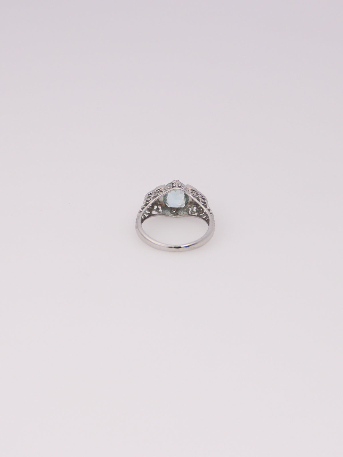 18K White Gold Vintage Aquamarine Diamond Ring