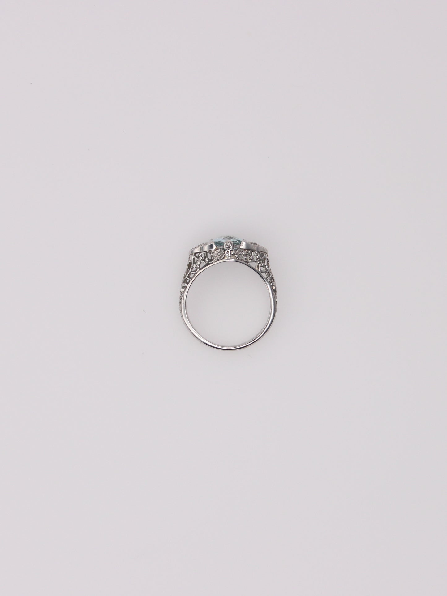 18K White Gold Vintage Aquamarine Diamond Ring