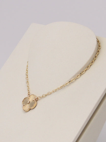 Guilloché Clover Motif Necklace