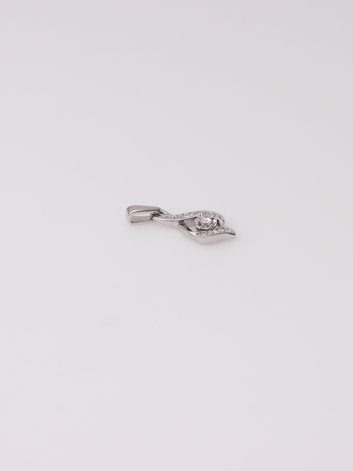 14K White Gold Waved Diamond Pendant