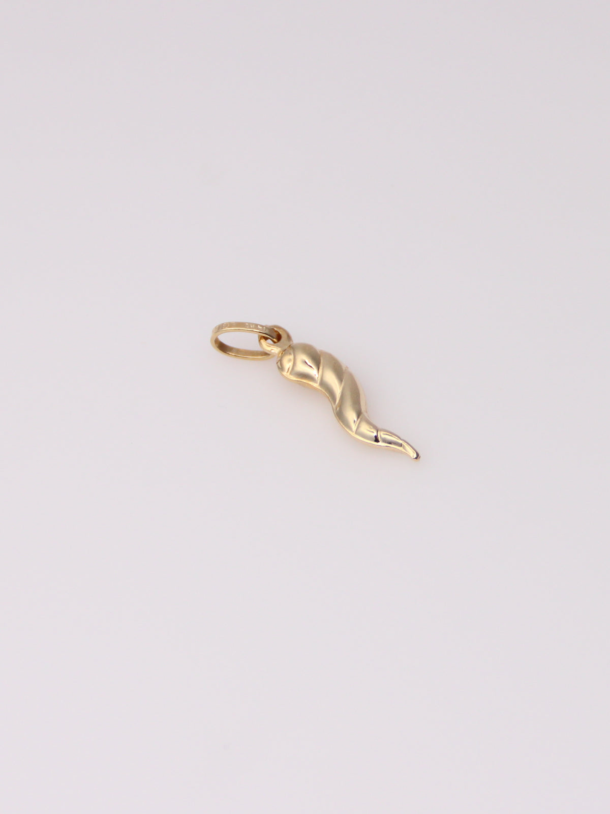 14K Yellow Gold Textured Italian Horn Pendant