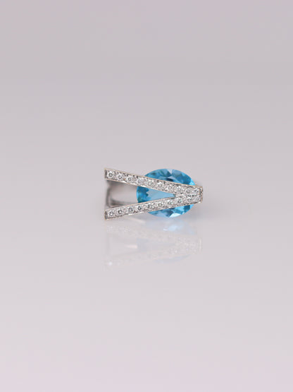 18K White Gold Sky Blue Topaz and Diamond Abstract Ring