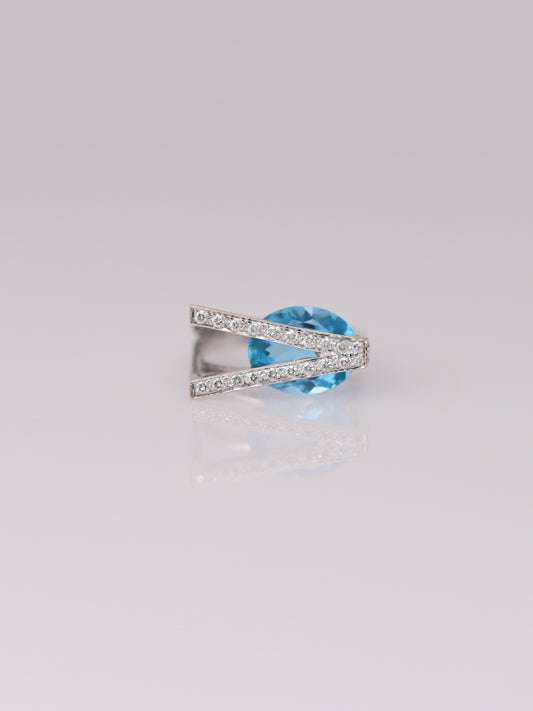 18K White Gold Sky Blue Topaz and Diamond Abstract Ring