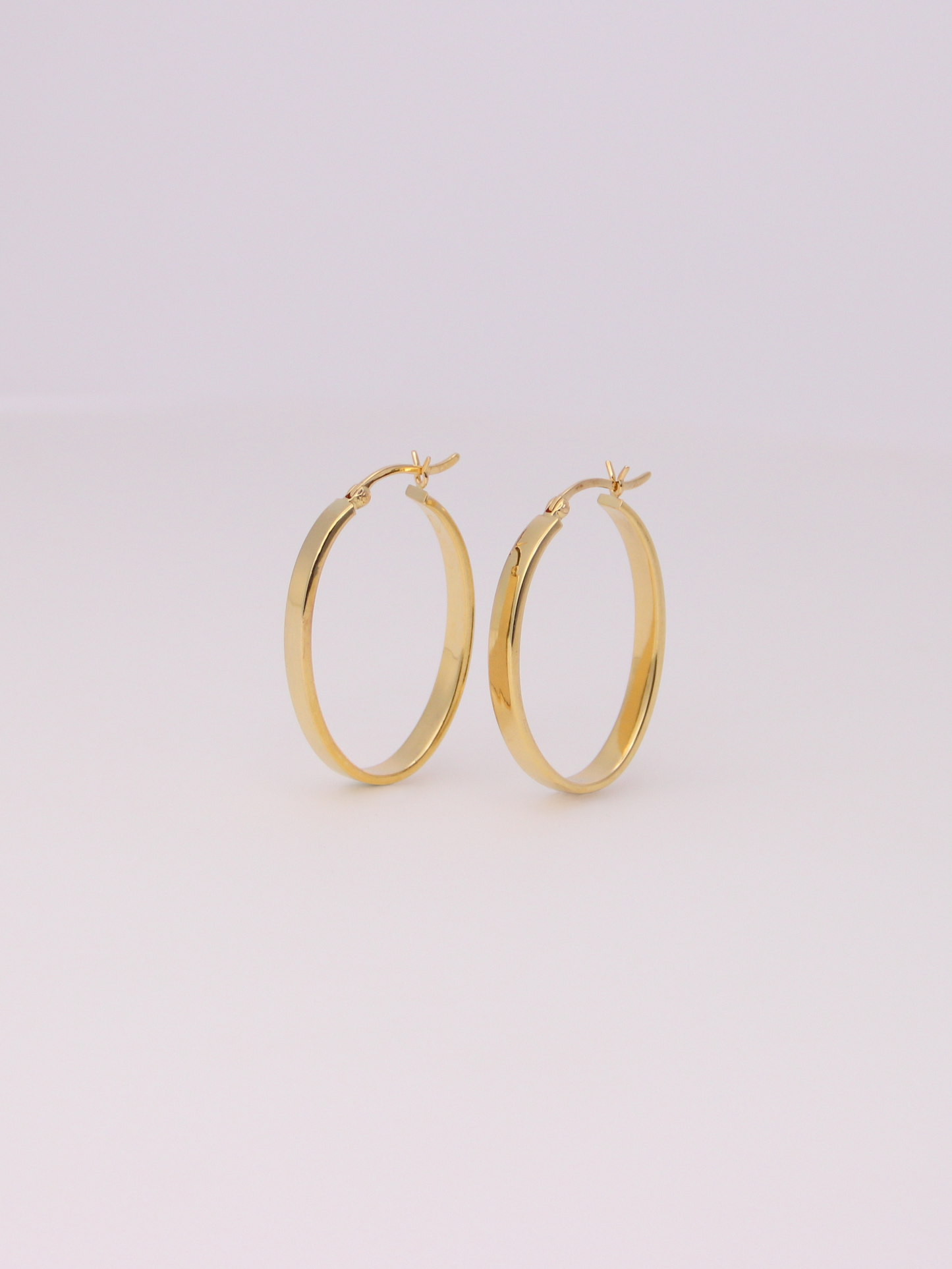 18K Yellow Gold Oval Hoops