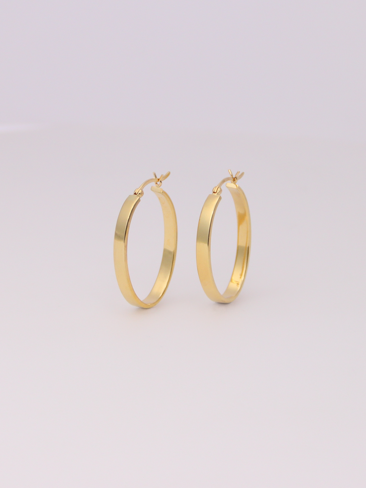 18K Yellow Gold Oval Hoops
