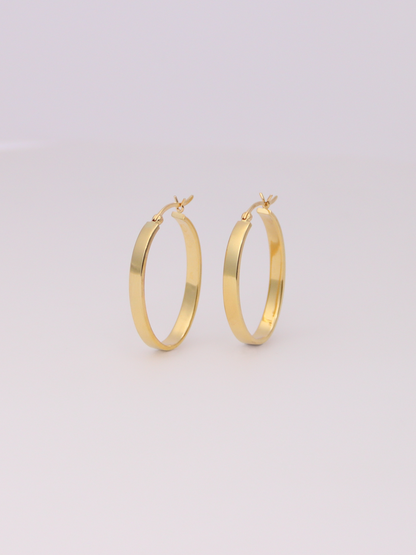 18K Yellow Gold Oval Hoops