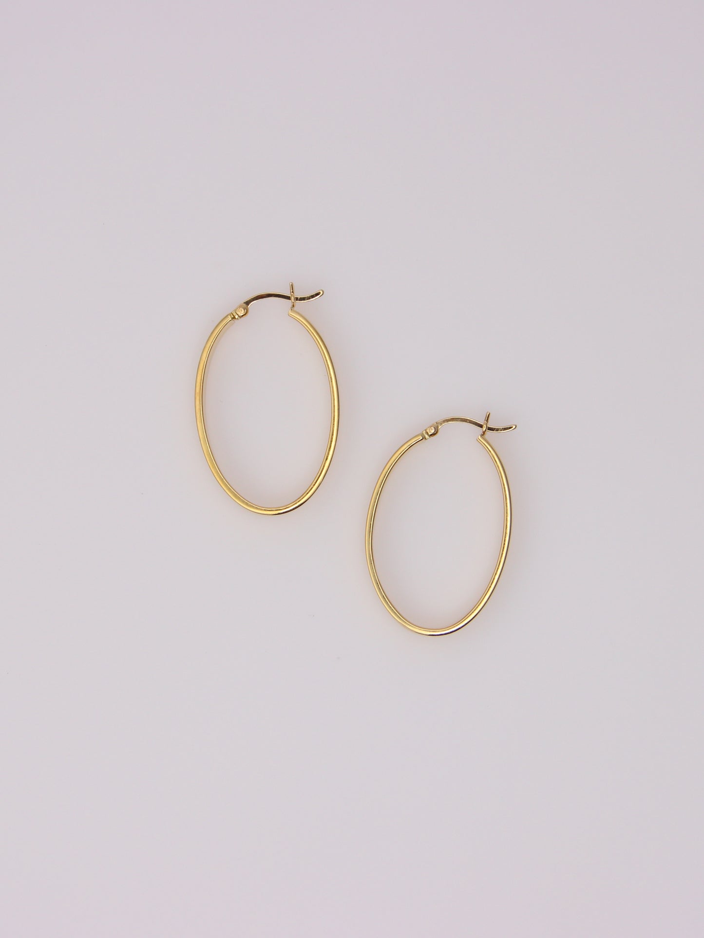 18K Yellow Gold Oval Hoops