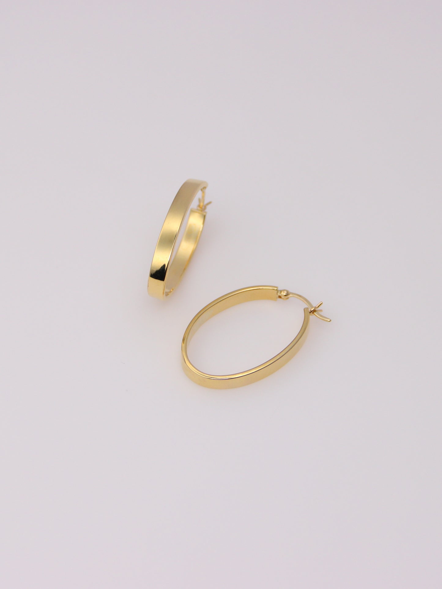 18K Yellow Gold Oval Hoops