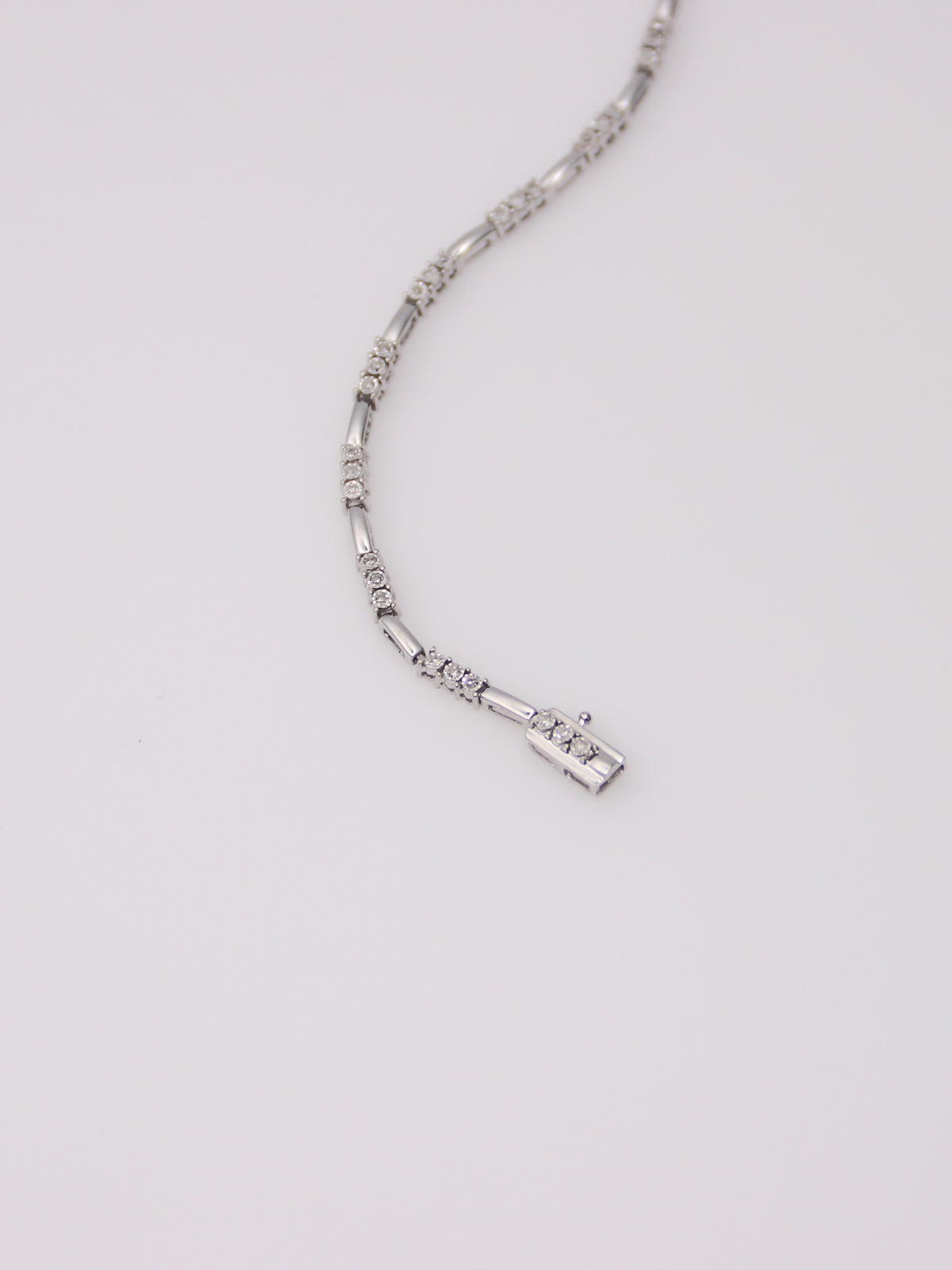 10K White Gold Diamond Link Bracelet