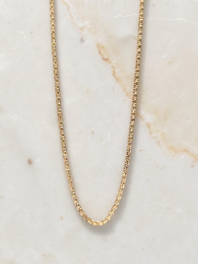 Zafrah 14k yellow gold 2.5mm square rolo chain necklace, 21.5 inches long with a polished finish.