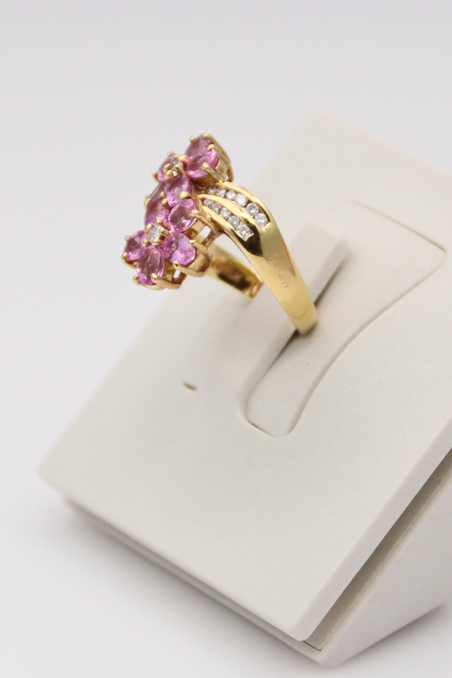 18K Yellow Gold Pink Sapphire Flower Ring with Diamonds