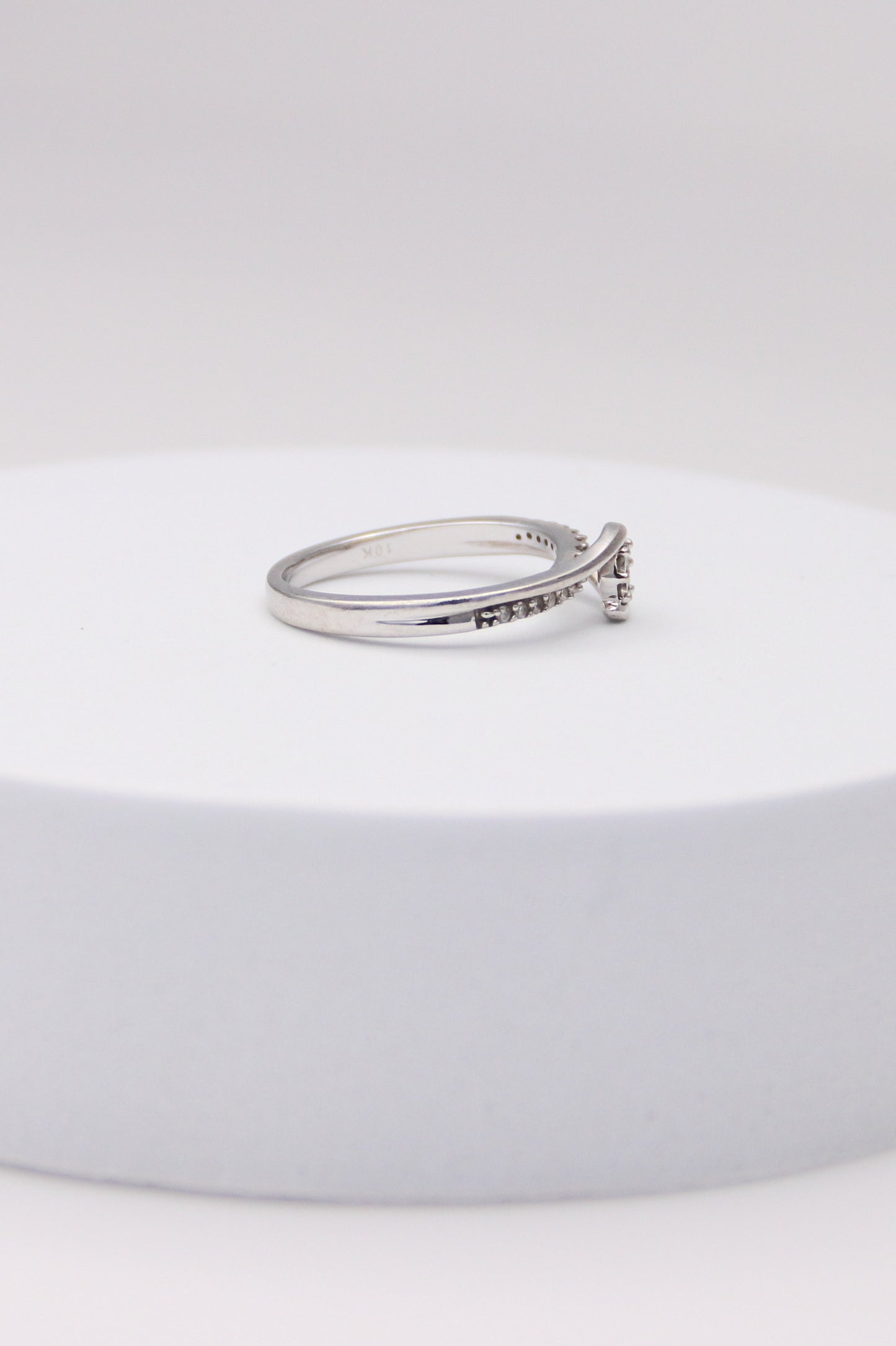 10K White Gold Diamond Ring