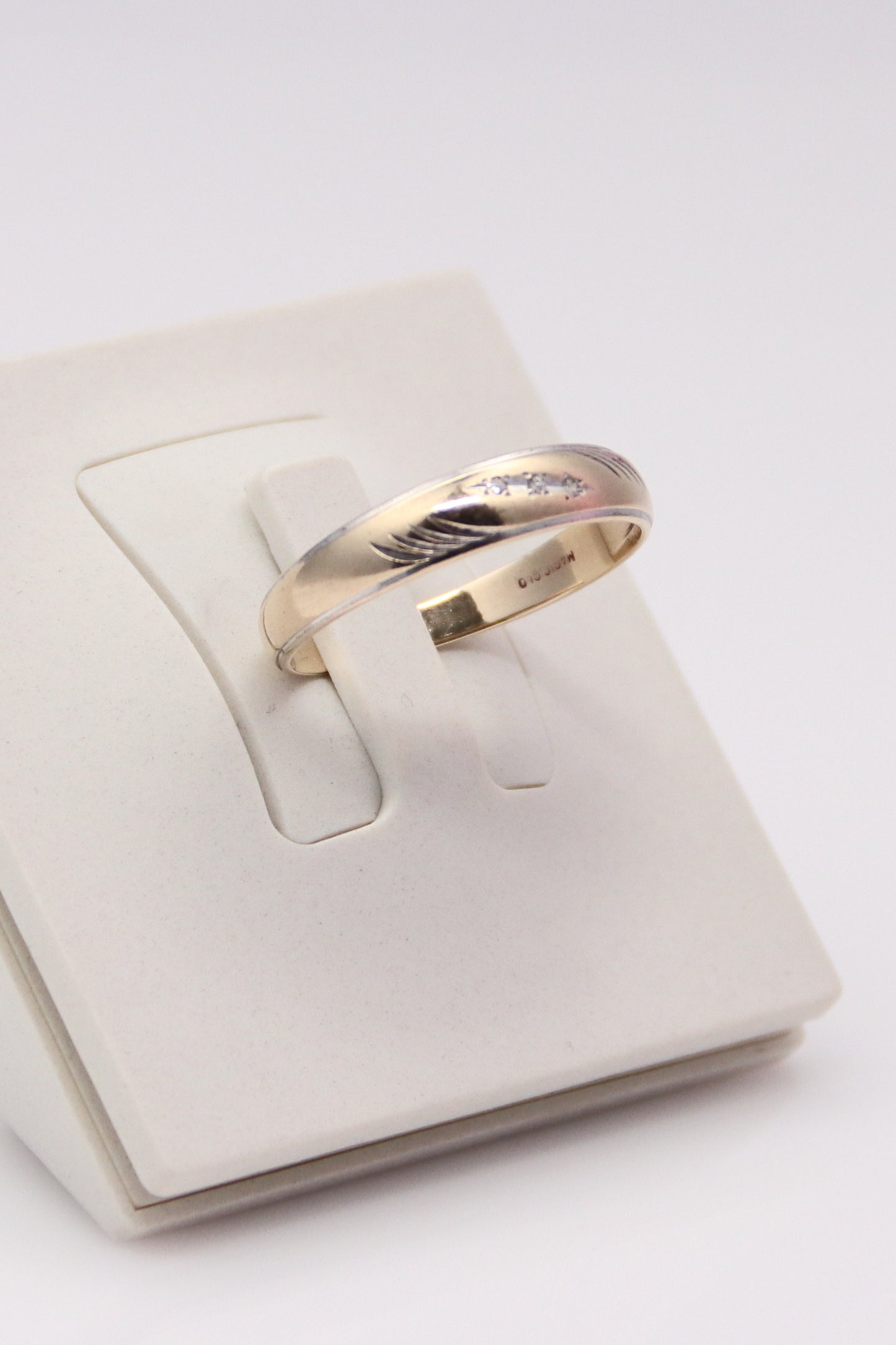 10K Two-Tone Diamond Band