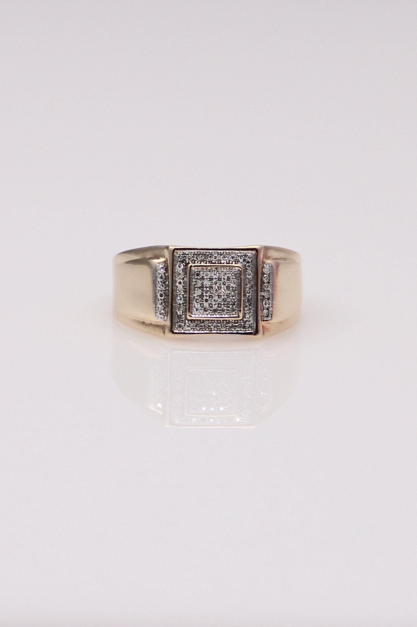 10K Graduated Moissanite Ring