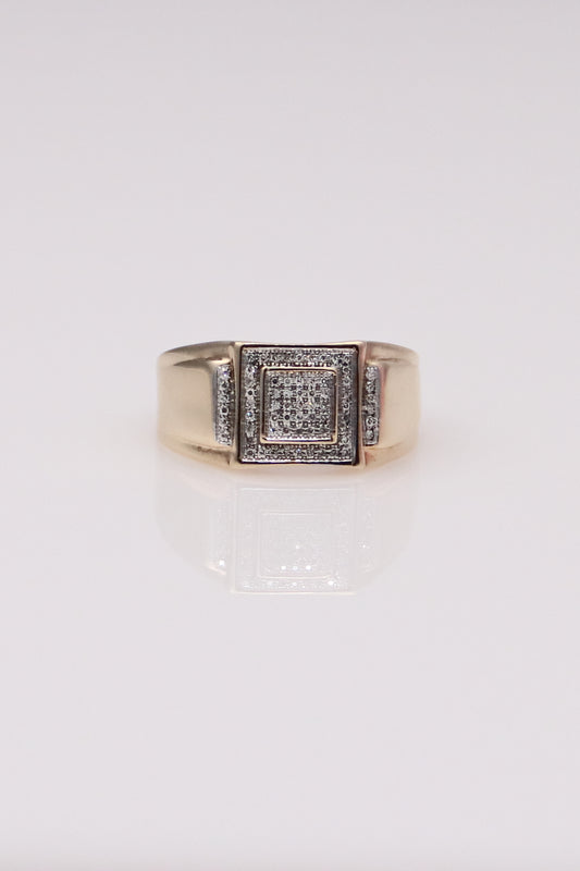10K Graduated Moissanite Ring
