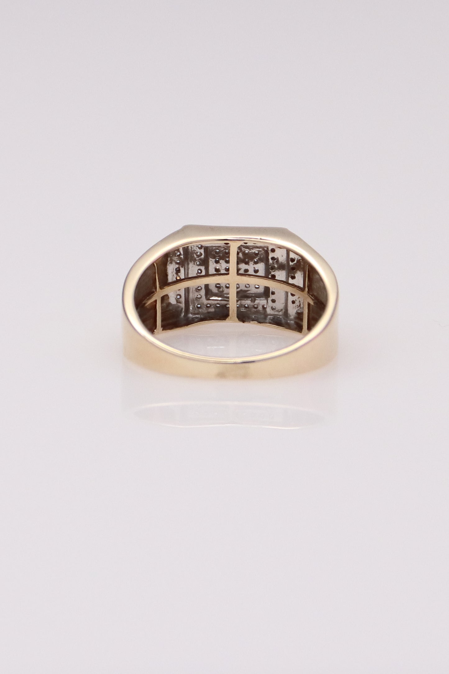 10K Graduated Moissanite Ring