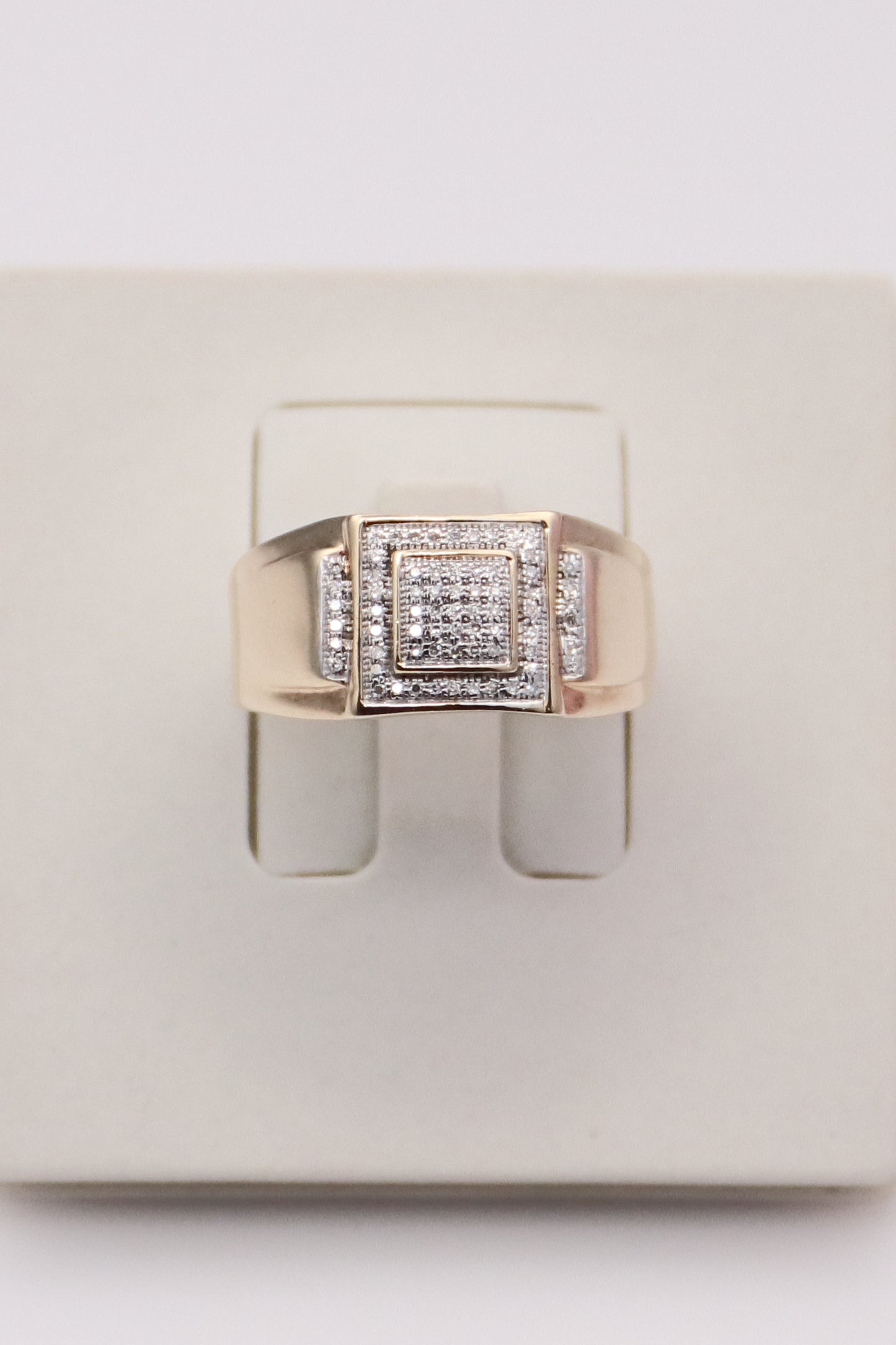 10K Graduated Moissanite Ring