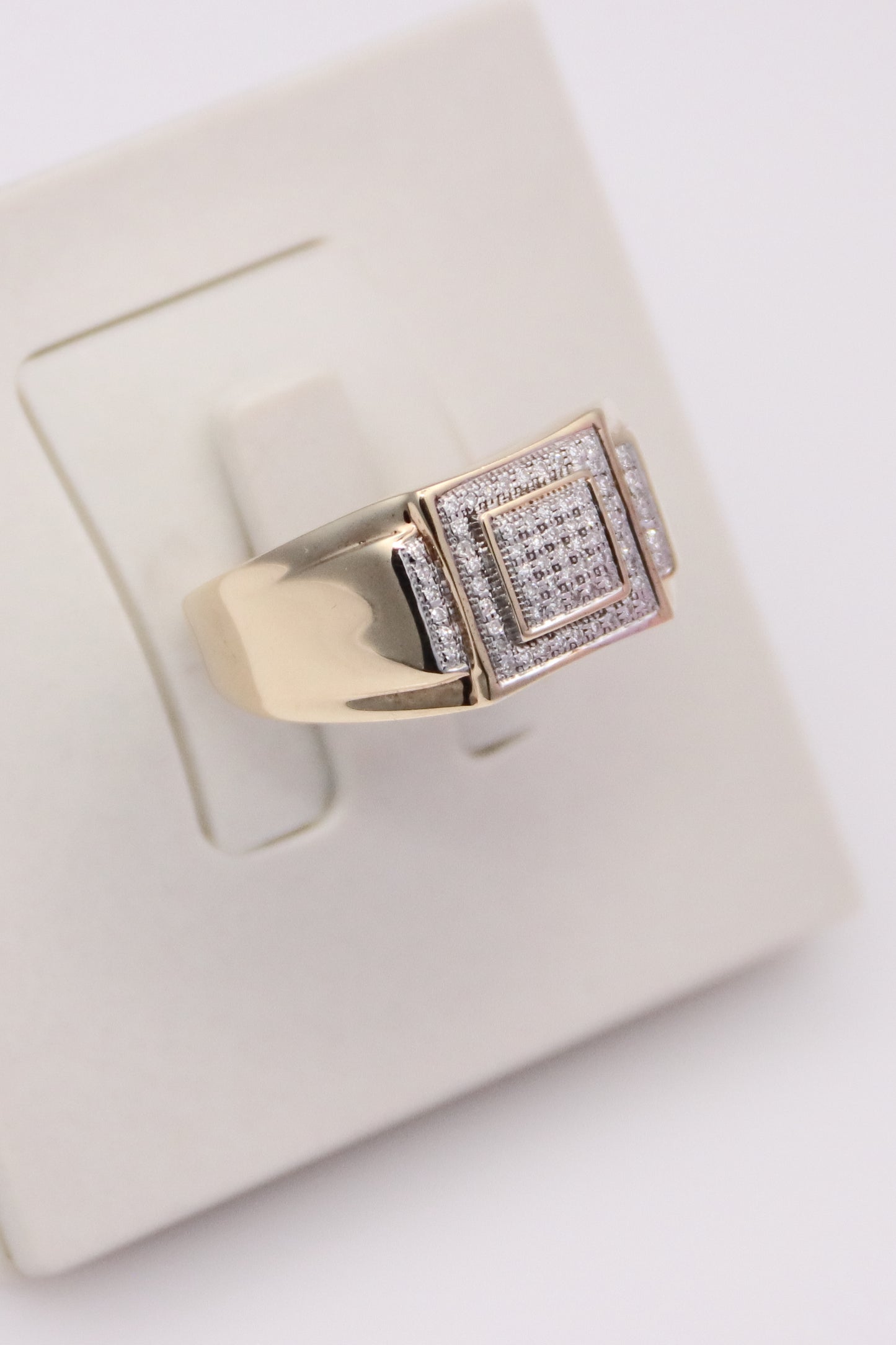 10K Graduated Moissanite Ring