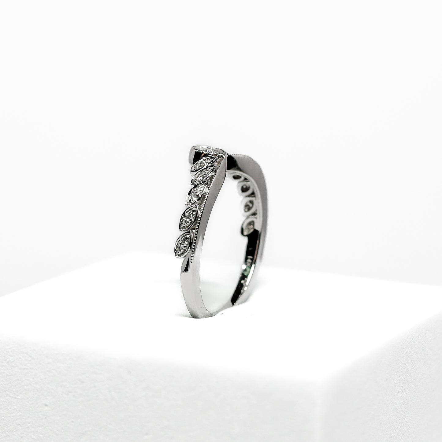 14k White Diamond Crown Ring